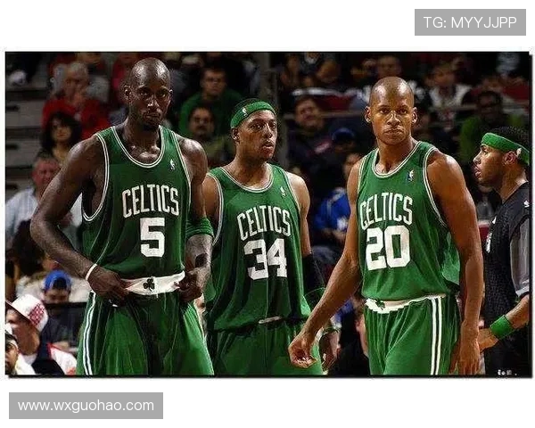 湖人凯尔特人巅峰对决 激烈对抗掀起篮球经典新篇章 湖人凯尔特人巅峰对决 激烈对抗掀起篮球经典新篇章