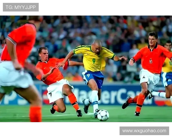 2010年世界杯巴西与荷兰对决阵容分析与战术解读