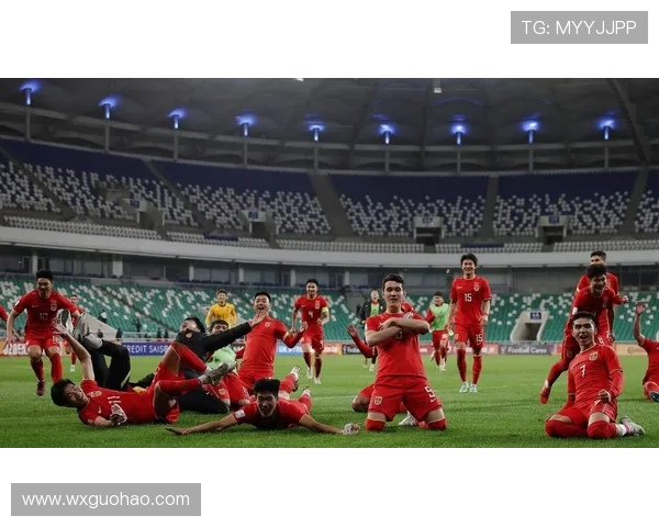 上港与首尔激战正酣红牌风波引发双方争议与热议