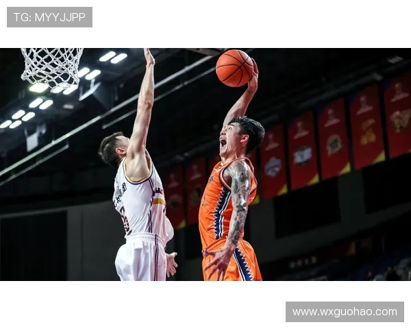 刘铮的成长之路：从篮球新星到职业生涯的辉煌历程与挑战